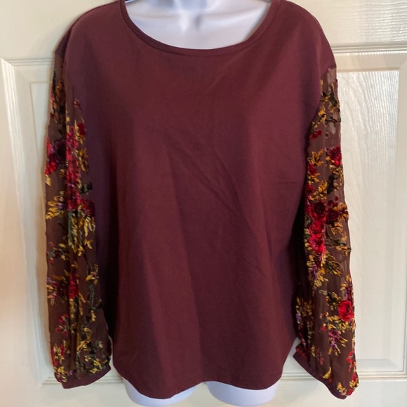 Umgee Tops - Women’s Large top Umgee